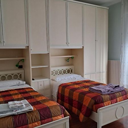 Appartamento Roses House Porto San Giorgio Esterno foto